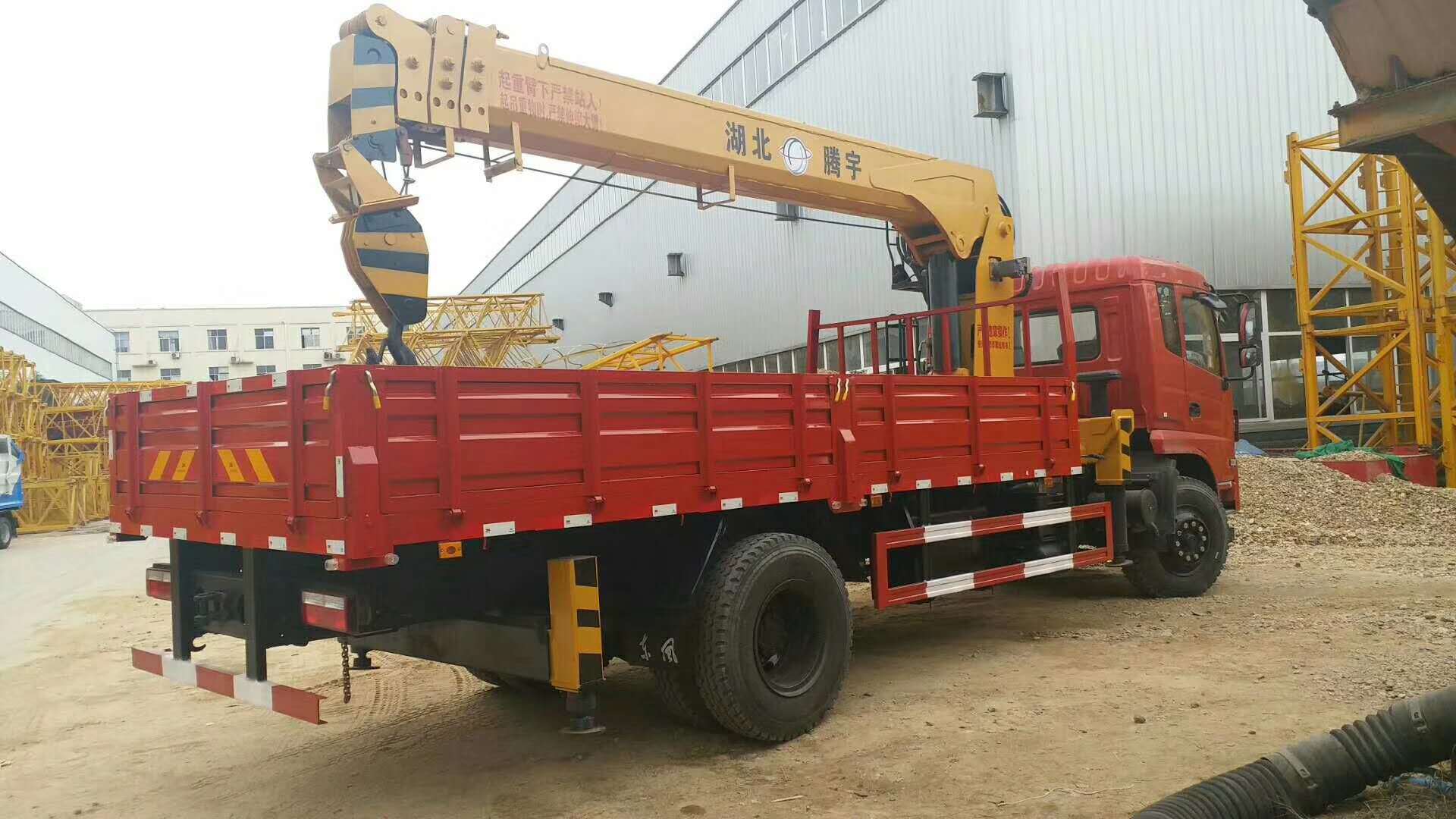 安徽江淮單橋隨車吊 濰柴160馬力與徐工8噸吊機(jī)的卓越組合