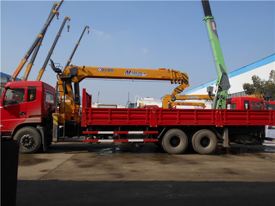 徐工隨車吊 多功能工程機(jī)械的卓越選擇