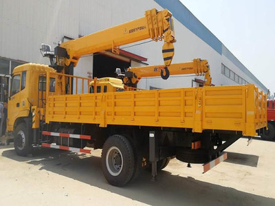 東風(fēng)御虎6.3噸隨車吊 高效多能的物流解決方案