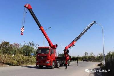 新宏昌重工集團(tuán)創(chuàng)始人親赴揚(yáng)州工廠 為隨車吊新品展前助陣